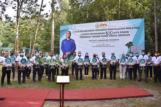 YAB Menteri Besar Rasmikan Kempen Penanaman 100 Juta Pokok Peringkat Negeri Perak. : 28 Disember 2020