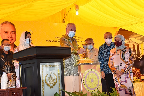 DYMM Paduka Seri Sultan Perak Berkenan Rasmikan Bangunan Arkib Negara Negeri Perak.: 1 Oktober 2020.