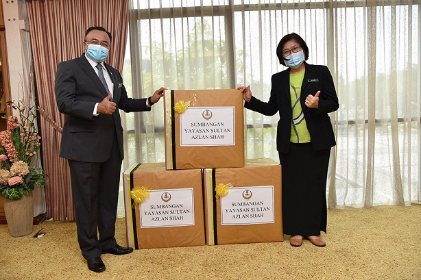 Sultan Azlan Shah Foundation Contributes PPE To Perak Prisons Department. : 26 October 2020.