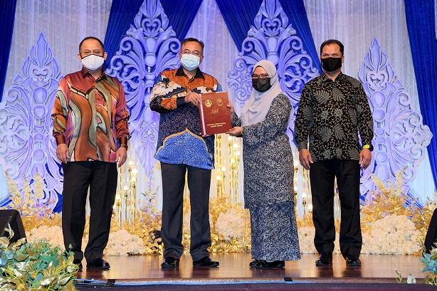 Penjawat Awam Perlu Sedia Hadapi Perubahan Dan Penambahbaikan Sistem Kerja Sedia Ada . : 2 April 2021