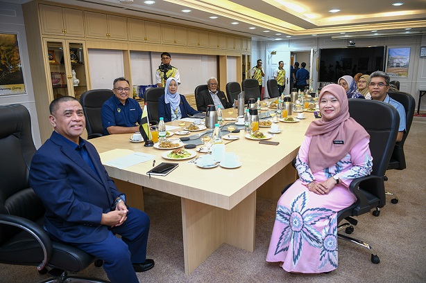 Perak Menteri Besar Receives Courtesy Call From Minister Of Education: 17 January 2023